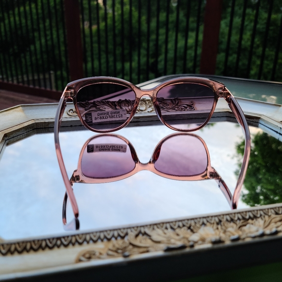 Foster Grant Fashion Sunglasses - Picture 8 of 8